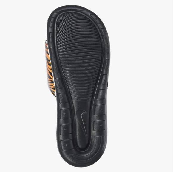 NWT Women's Nike Victori One Print Slides - Picture 13 of 16